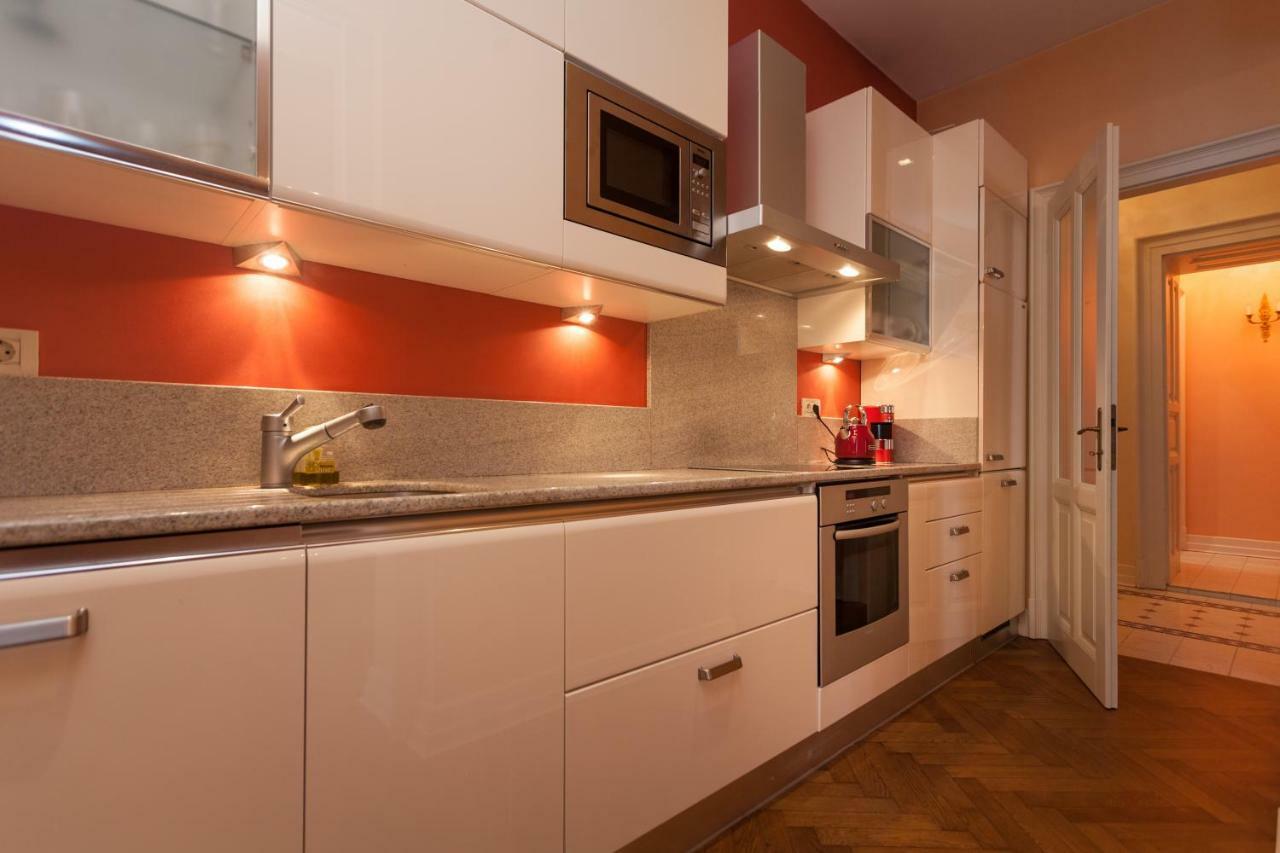 Filip'S Palace Luxurious Apartment Liubliana Exterior foto